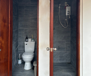 Surf Traveler Single bed space- Availability of bedspace depends on our renovation schedule. Please message us on instagram to inquire