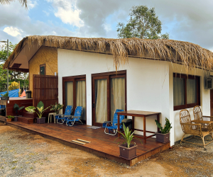 Surf Traveler Single bed space- Availability of bedspace depends on our renovation schedule. Please message us on instagram to inquire