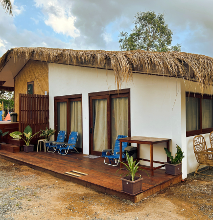 Surf Traveler Single bed space- Availability of bedspace depends on our renovation schedule. Please message us on instagram to inquire
